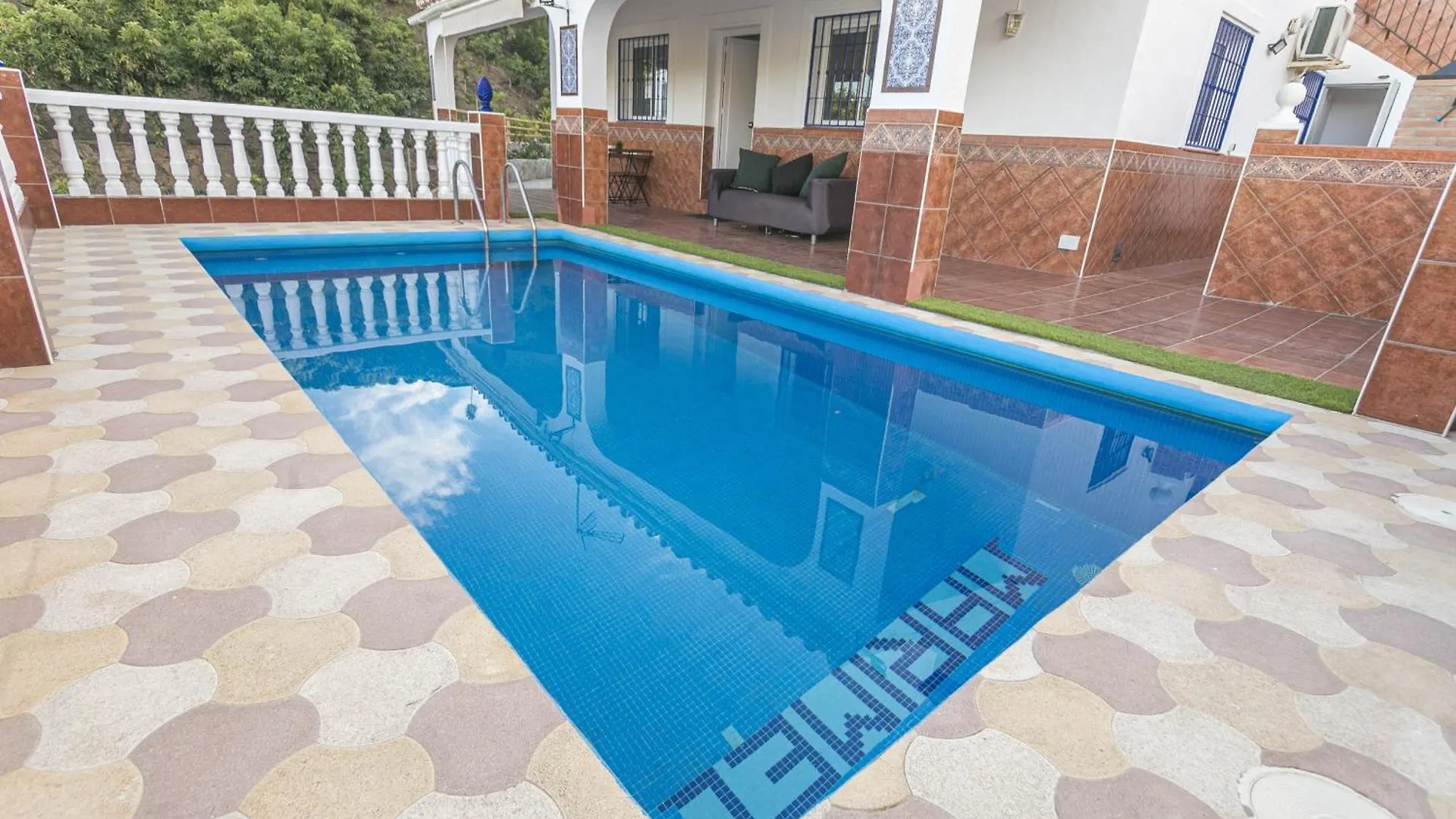 Holiday home Villa Marimel Con Piscina Privada Nerja